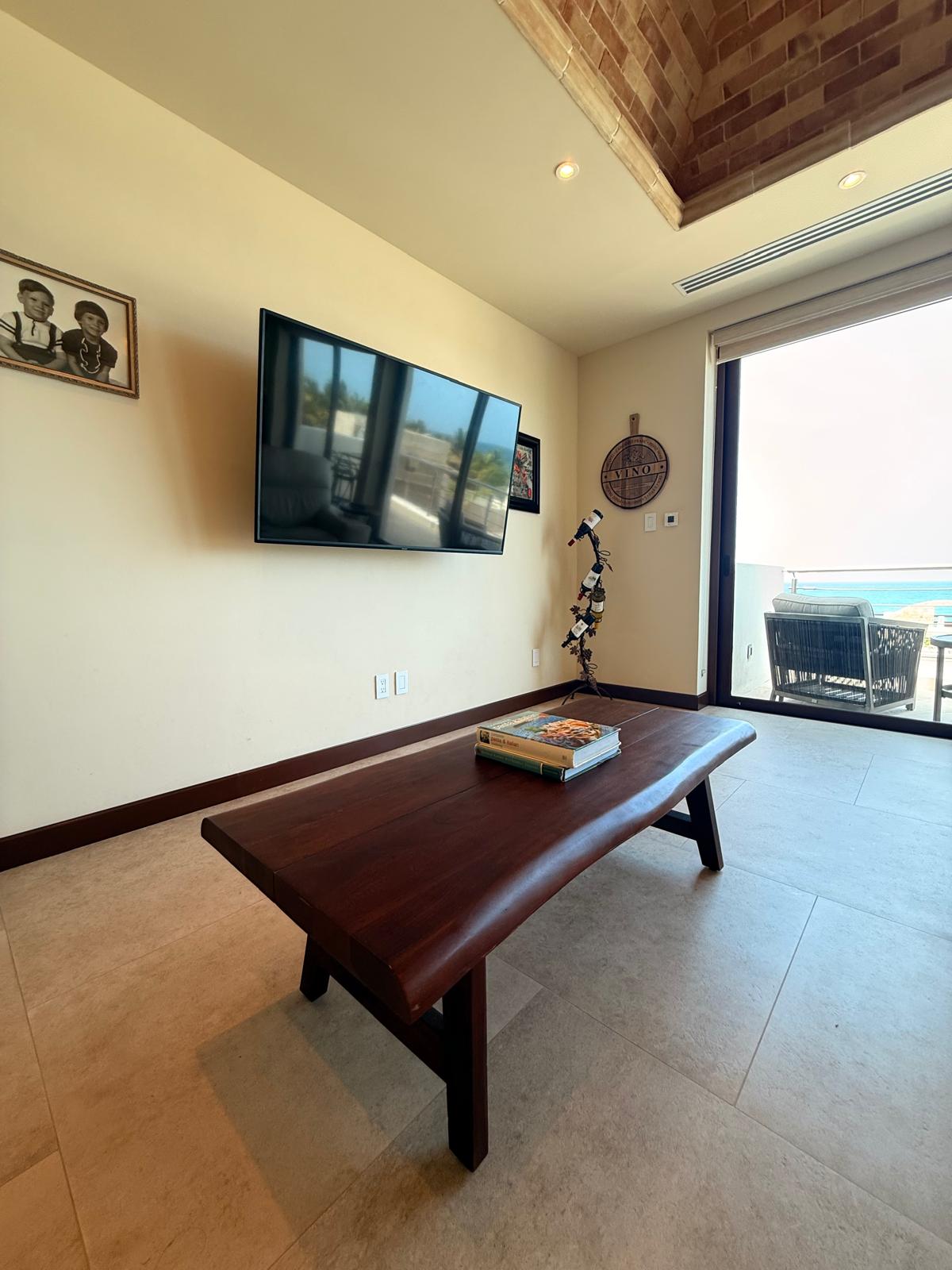Casa Pasqualina Penthouse Suite — interior and grounds photo 13