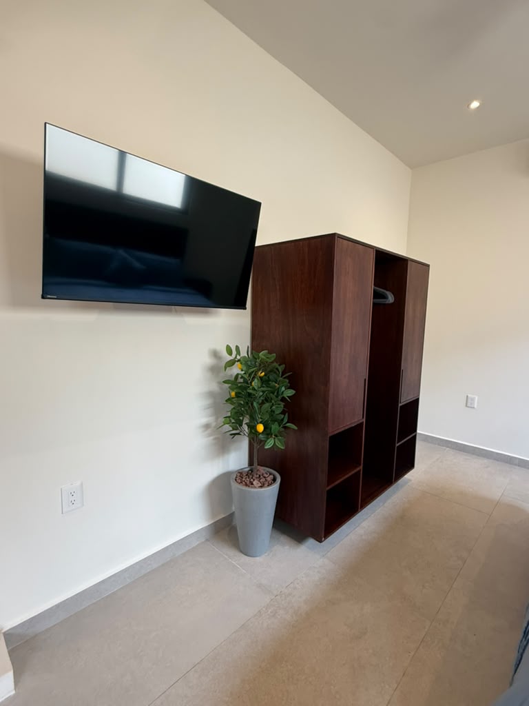 Sicilia Suite — interior and grounds photo 11