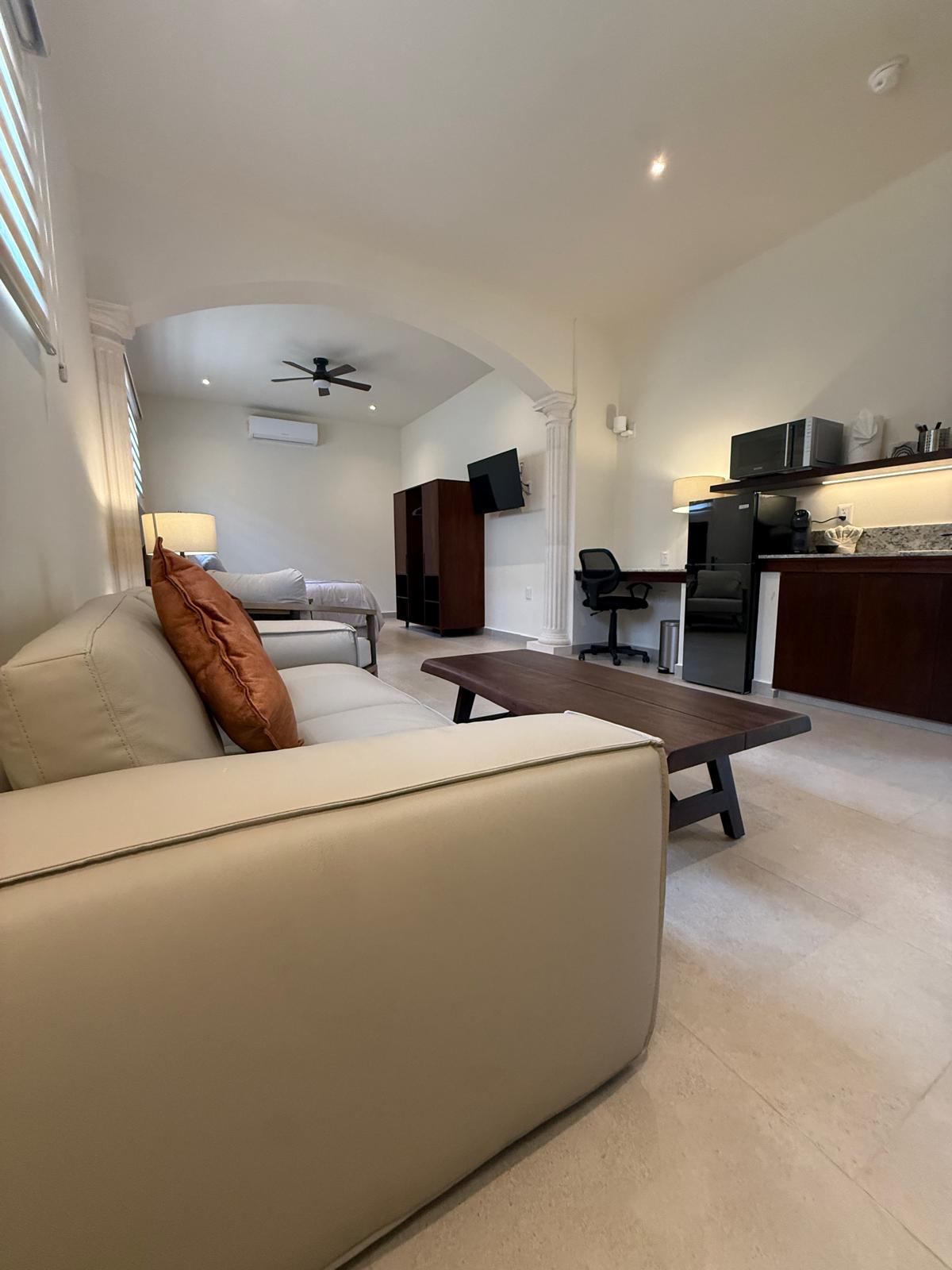 Capri Suite — interior and grounds photo 4