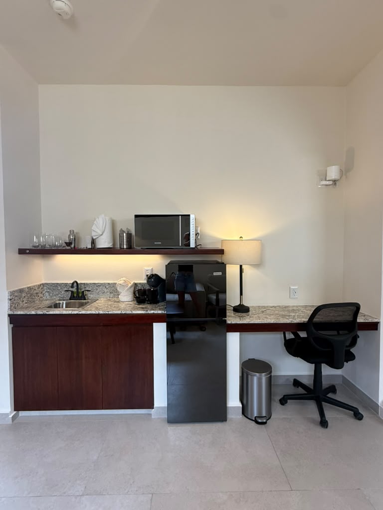 Sicilia Suite — interior and grounds photo 9