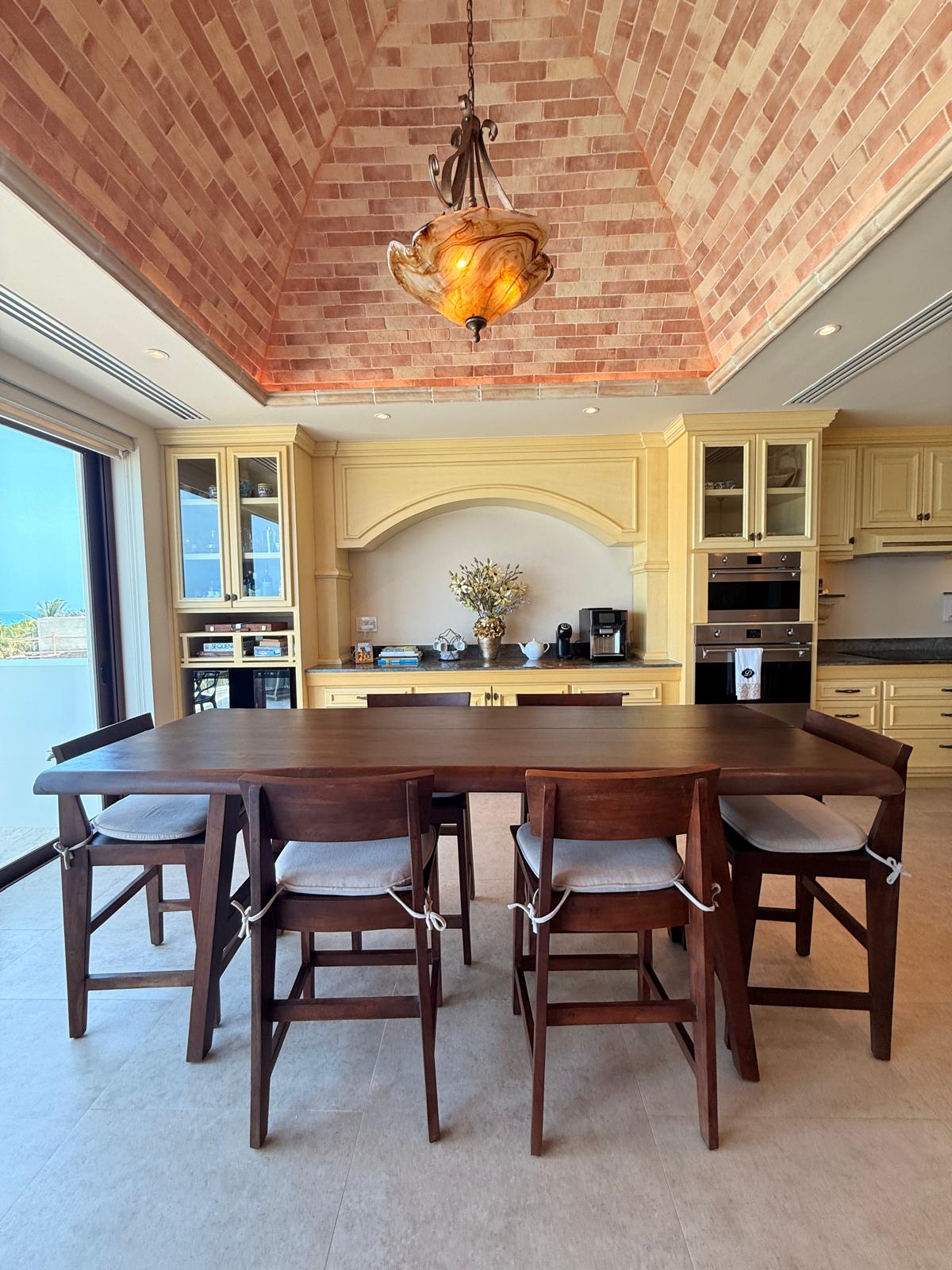 Casa Pasqualina Penthouse Suite — interior and grounds photo 5
