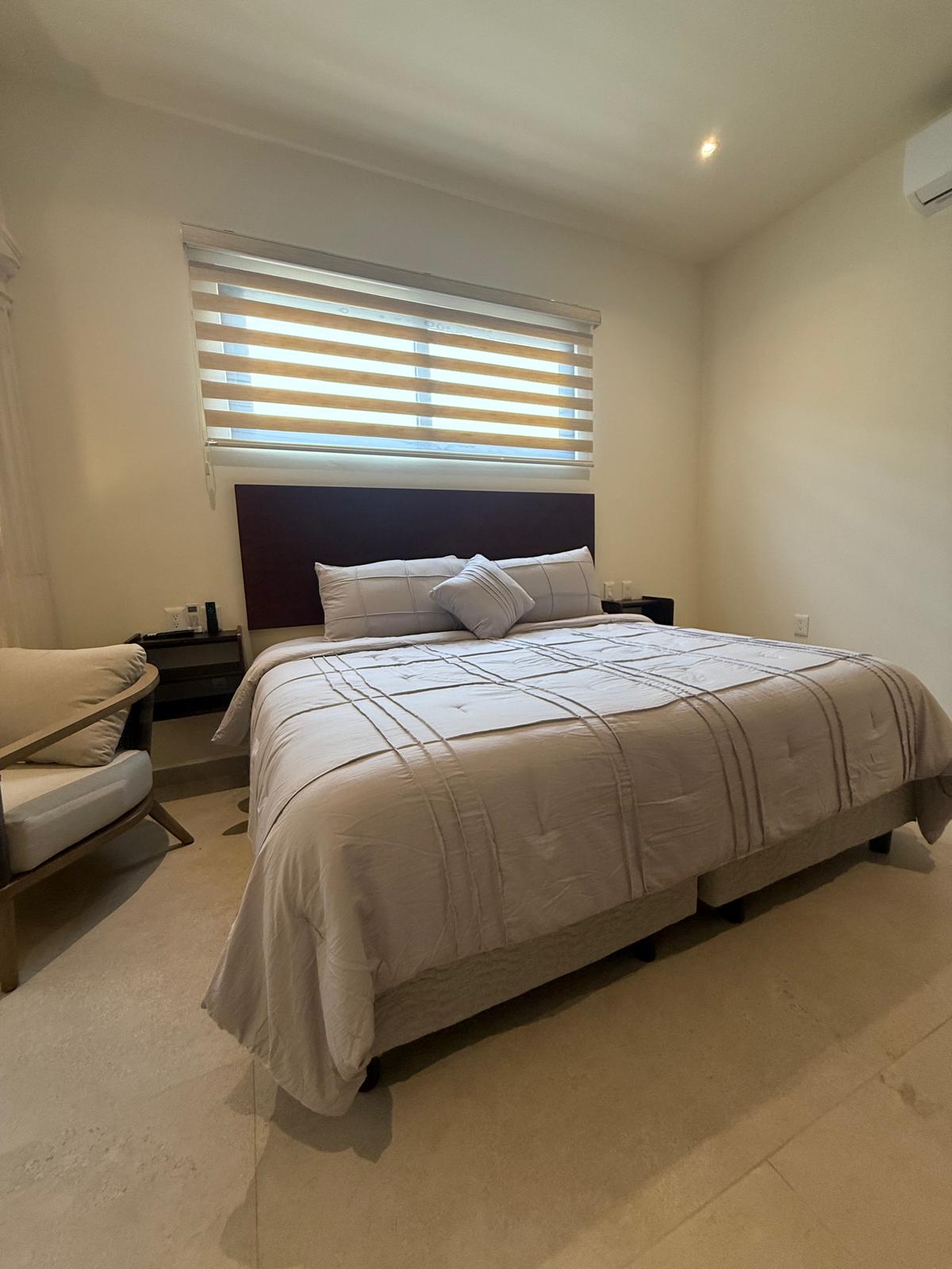 Capri Suite — interior and grounds photo 11
