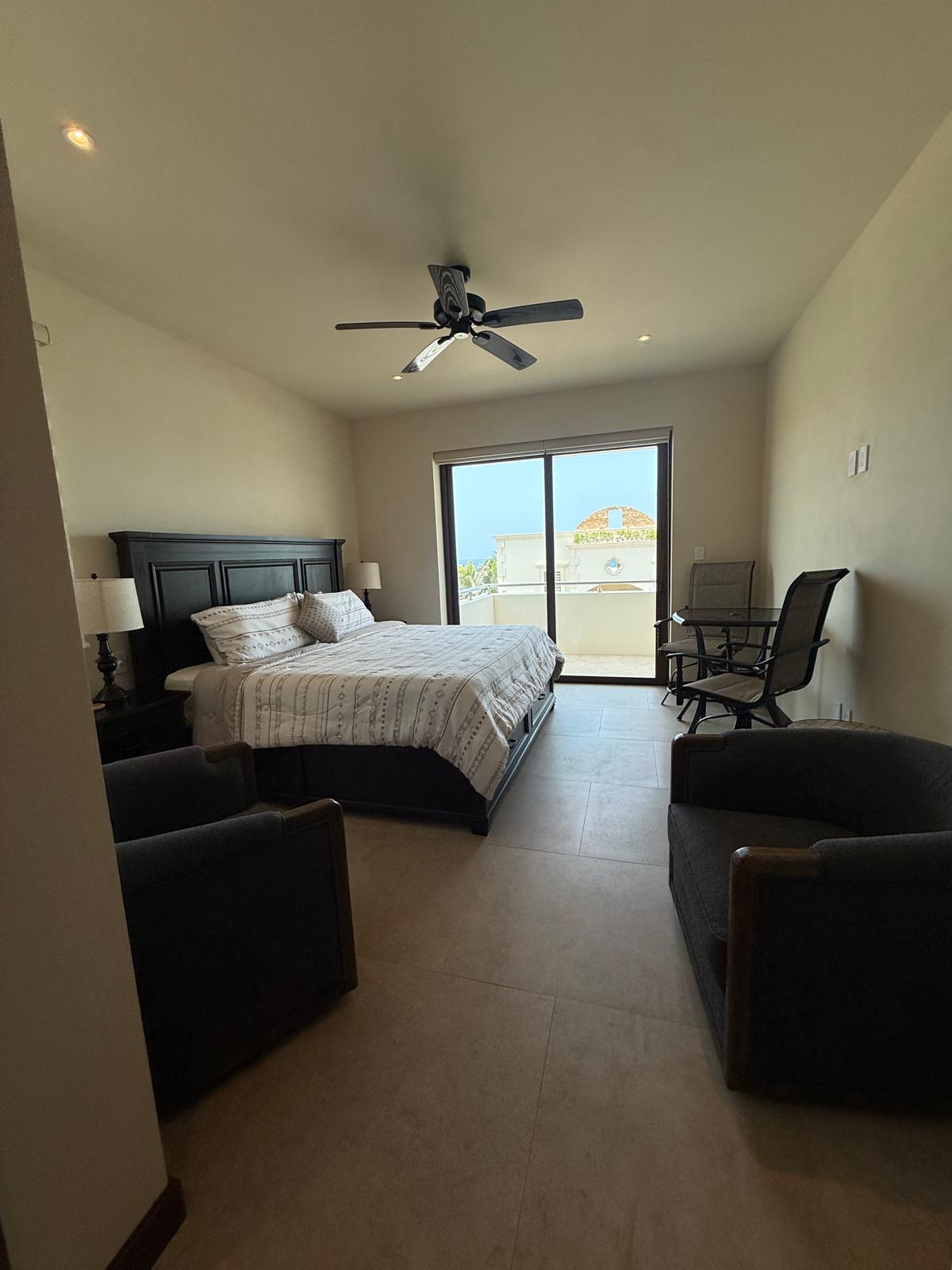 Casa Pasqualina Grande Suite — interior and grounds photo 12